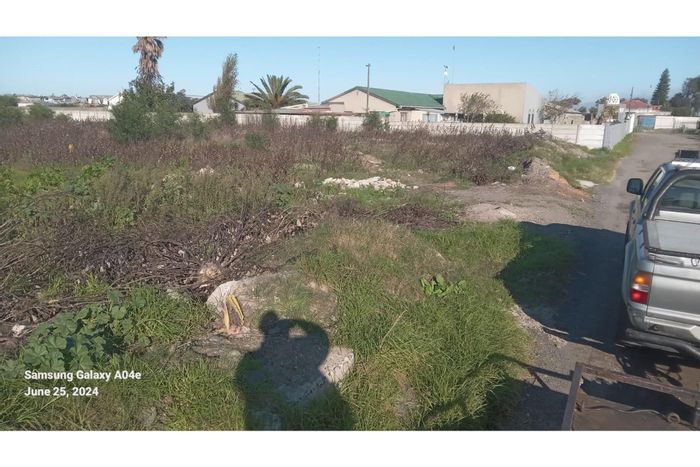 Vacant Land Residential For Sale in Weltevreden Valley - 1-acre plot, secure location.