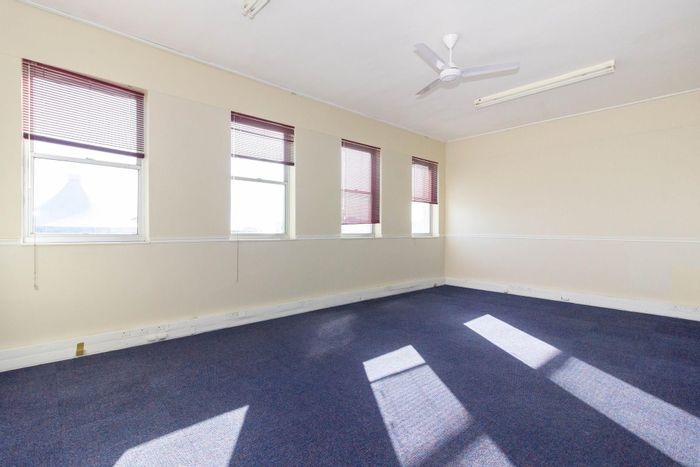 Office To Rent in Summerstrand: Prime location, various sizes, ADSL, amenities included.