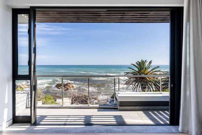 Camps Bay Apartment For Sale: 3 bedrooms, ocean views, pool, secure parking.