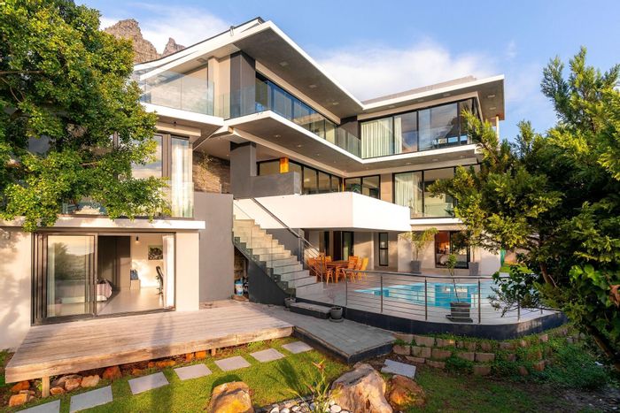 Camps Bay House For Sale: 6 bedrooms, dual pools, solar power, breathtaking views.