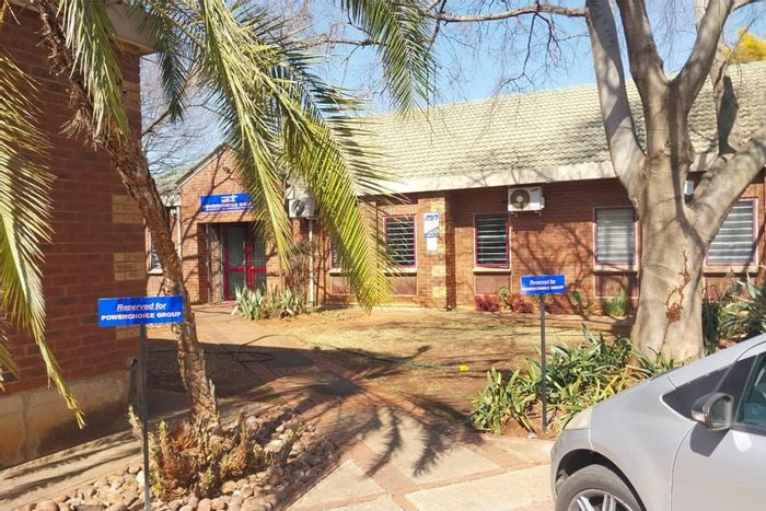 For Sale: 150m2 office in Die Hoewes with boardroom, parking, and security.