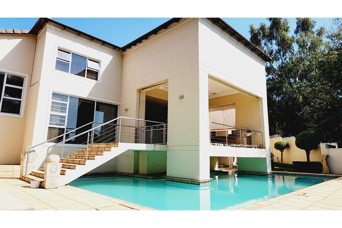 For Sale: Spacious Waterkloof Park House with 2 Flats, Pool, and Security.