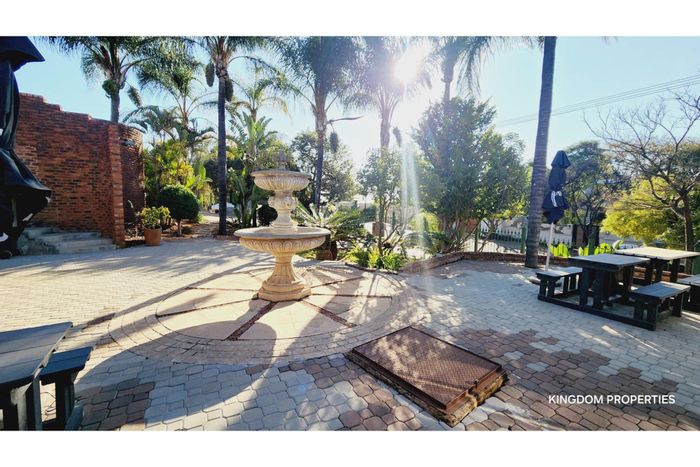 For Sale: Spacious 7-Bedroom House in Waterkloof Heights with Security and Parking.