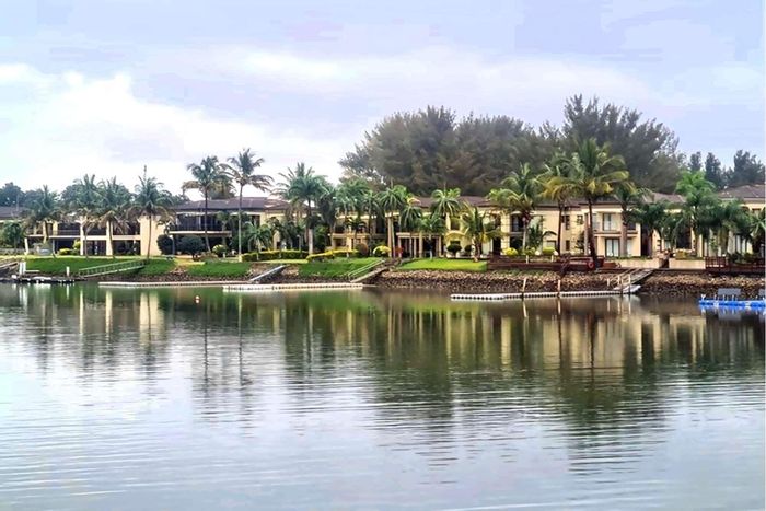 For Sale: Townhouse in Tuzi-Gazi with pool, mooring, and spacious living areas.