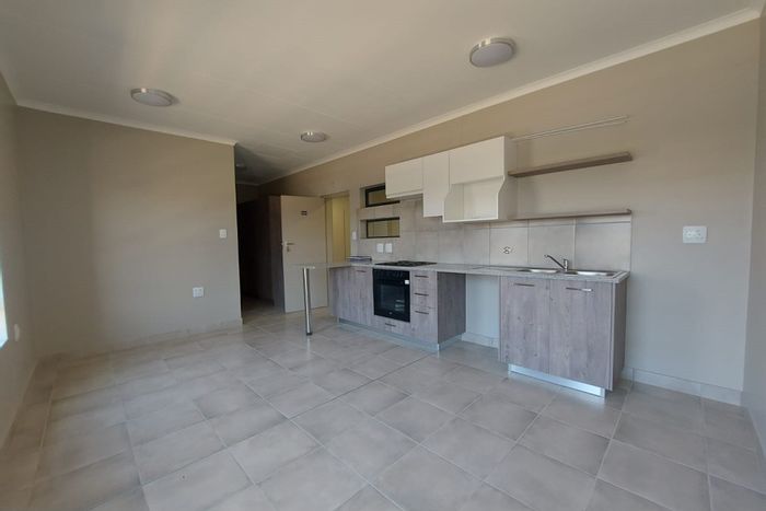 1 Bedroom Apartment To Rent in Montana Tuine with amenities and wheelchair access.