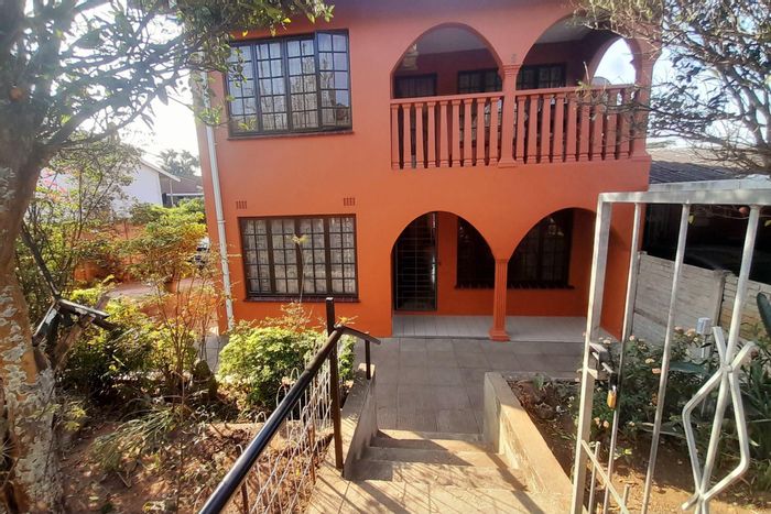 For Sale: Spacious House in Grove End with garden, parking, and versatile outbuilding.
