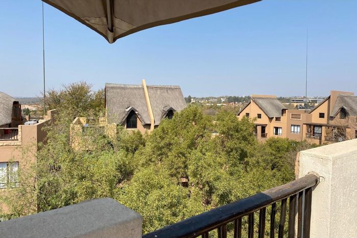 Lonehill Apartment For Sale: Scenic views, garden sounds, prepaid utilities, and carport.