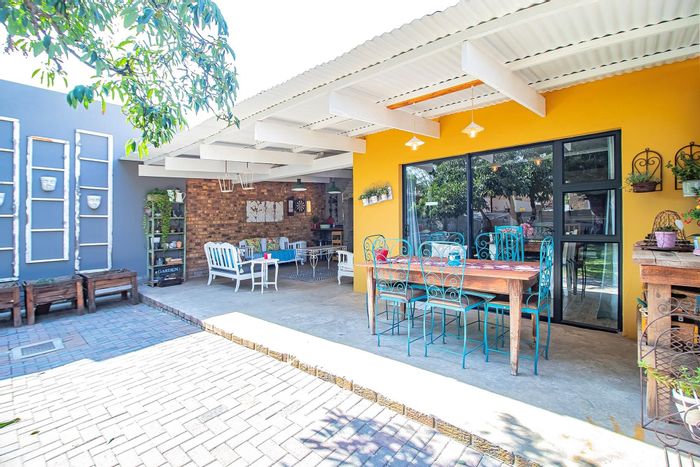 Rietfontein House For Sale: 3 beds, 2 baths, load-shedding-free, upgraded amenities.