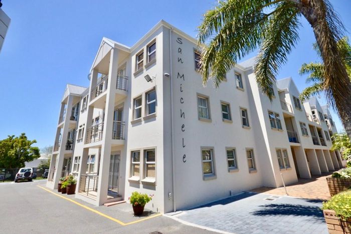 For Sale: Apartment in Durbanville Central, gated complex, close to amenities.