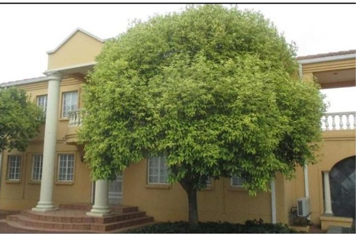 Retail property for sale in Witbank Central with 38 offices and boardroom.