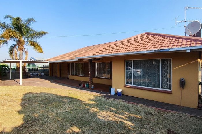 Spacious South Crest house for sale with 4 bedrooms and 2-bedroom flatlet.