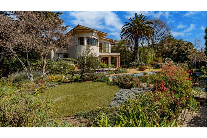 Auckland Park House For Sale: Art Deco charm, eco pool, and ample parking.