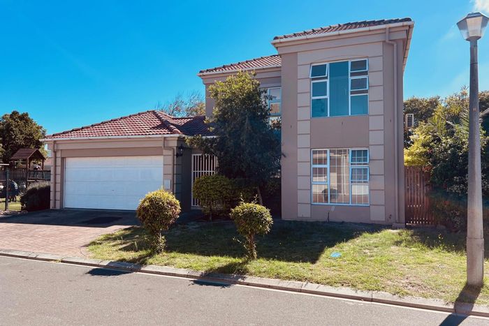 3-bedroom house to rent in Century City, features garden, double garage, security.