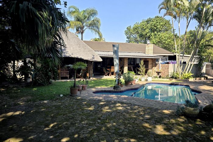 Birdswood House For Sale: 4 bedrooms, pool, entertainment area, secure parking.