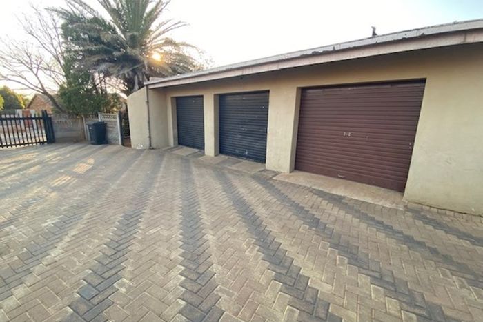 House to Rent in Masada: 3 bedrooms, 2 lounges, large yard, ample parking.