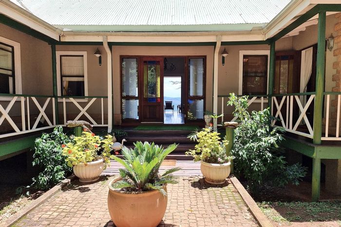 Hazyview Rural House For Sale: Four en-suite bedrooms, pool, expansive views, gated estate.