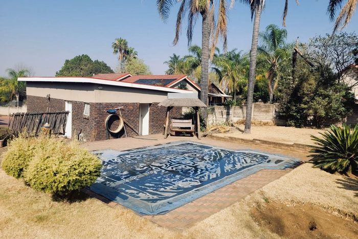 For Sale: House in Pioneer Park with 4 bedrooms, pool, study, and security.