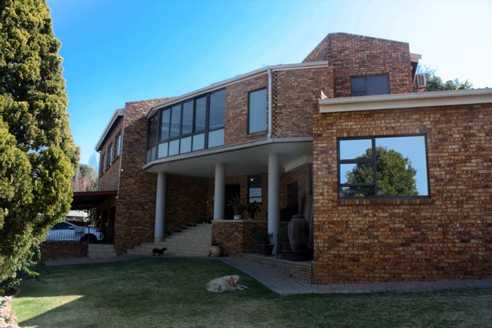 For Sale: Spacious 5-Bedroom House in Moreleta Park with Pool and Office Space.