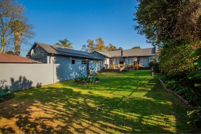 Spacious 6-bedroom house in Helderkruin with garden, security, and ample parking. For Sale.