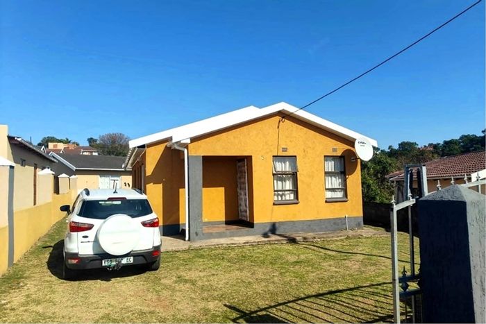 For Sale: House in Haven Hills with 3 beds, automated gate, and water tank.