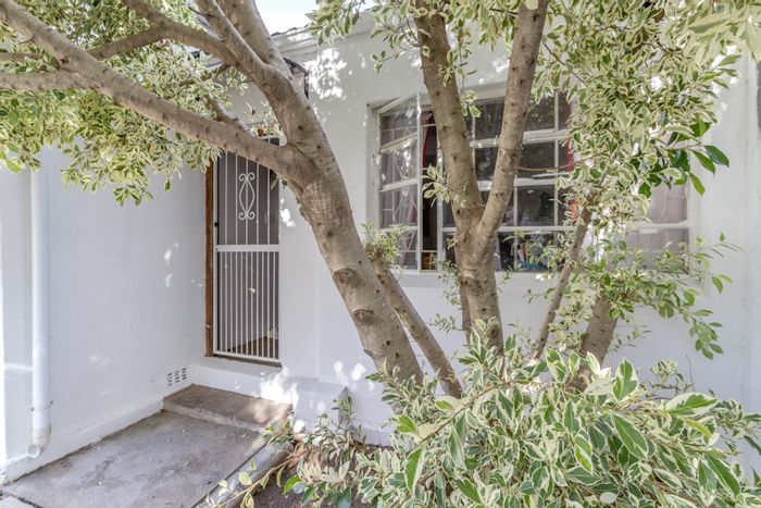 For Sale: House in Stellenbosch Central, ideal for student accommodation with rental income.