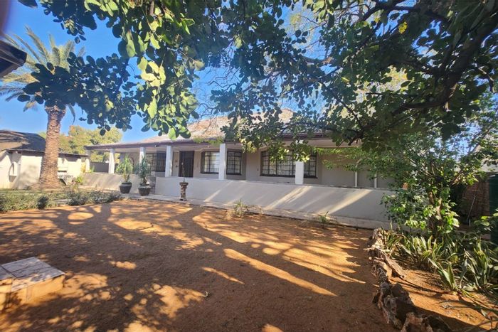 For Sale: 4-Bedroom House with Pool, Garden, and Parking in Memorial Road Area.