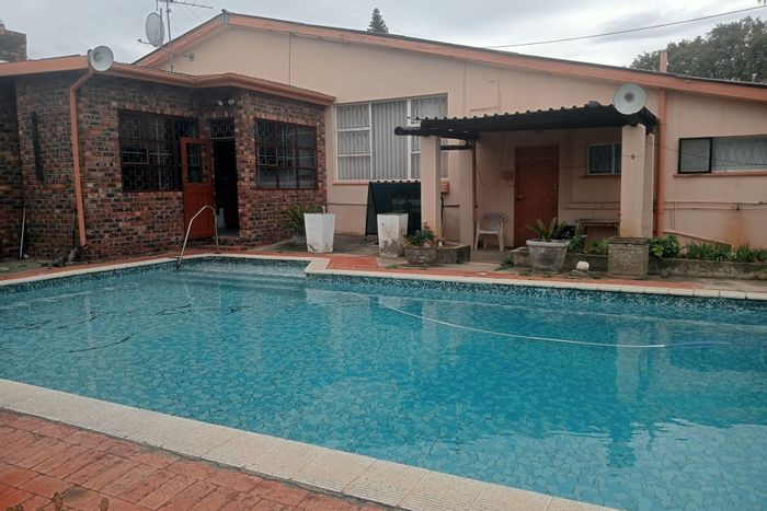 For Sale: House in Fairbridge Heights with pool, flatlet, and spacious living areas.