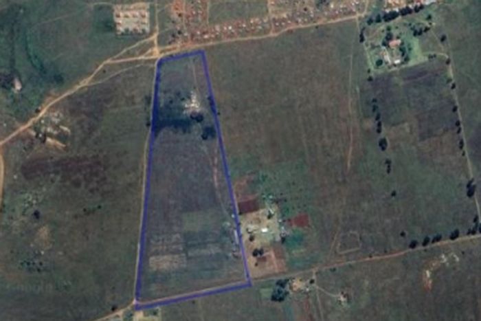 For Sale: 8.5 Hectare Farm in Doornkuil AH with borehole and flat land.