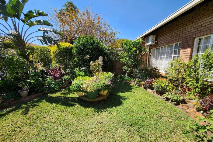 For Sale: 3-Bedroom Townhouse in Bela Bela Central with garden, security, and parking.