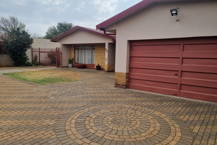 For Sale: House in Strubenvale with pool, study, and secure environment.