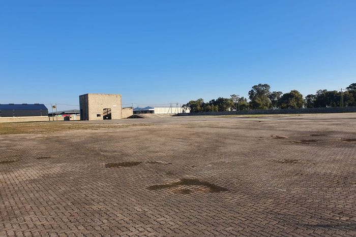 Industrial Property To Rent in Greenbushes Industrial Park with secure yard and offices.