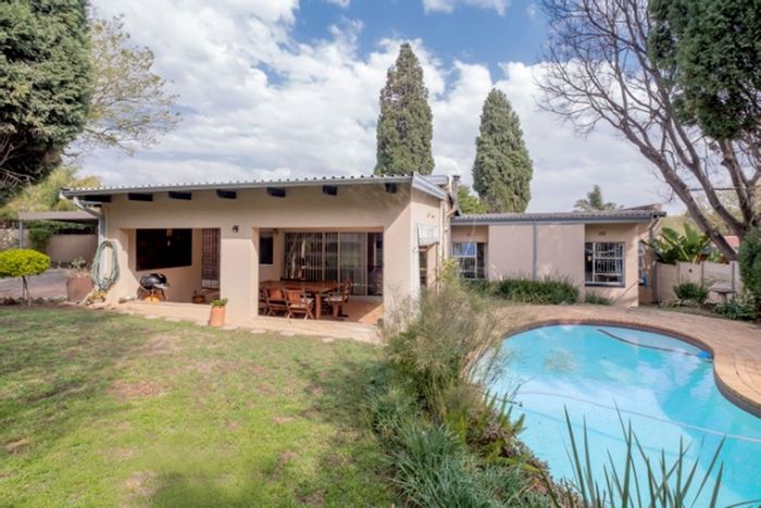 For Sale: House in Randpark Ridge with pool, large bedrooms, and double garages.