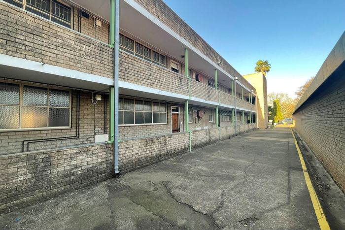 For Sale: Apartment in Pioneer Park with garage, sun room, and communal amenities.