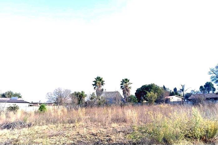 Vacant Land Residential For Sale in Deneysville Central, 1500m² near Vaal Dam.