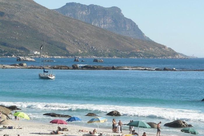 Camps Bay House For Sale: Beachfront, panoramic views, ideal for family or investment.