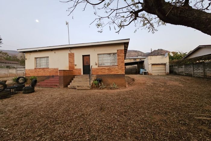 3 Bedroom House with Garage and Staff Accommodation in Barberton Central, For Sale