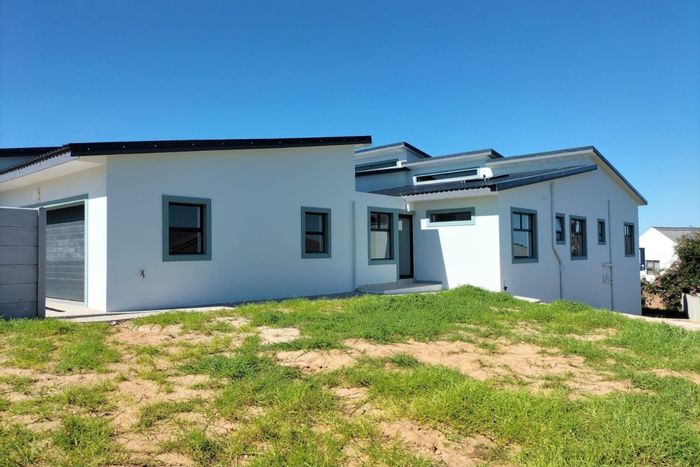 Coastal House For Sale in Dana Bay: 3 Bedrooms, Braai Area, Ocean Views.