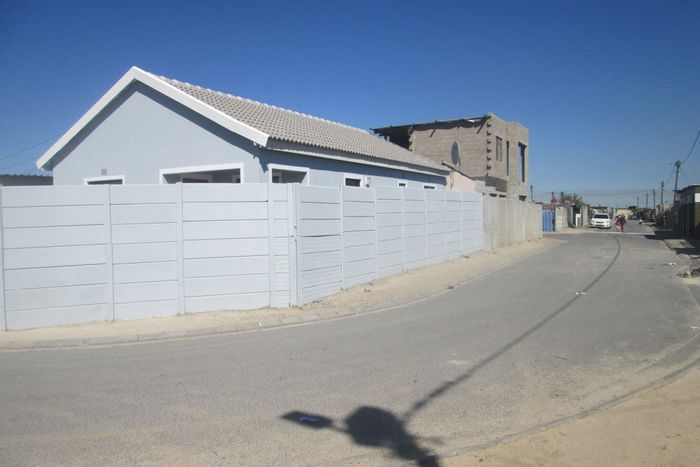 For Sale: Family home in Wesbank with 3 bedrooms, en-suite, and secure yard.