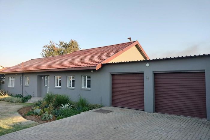 Kriel Central House To Rent: 3 bedrooms, flatlet, built-in braai, automated gate.