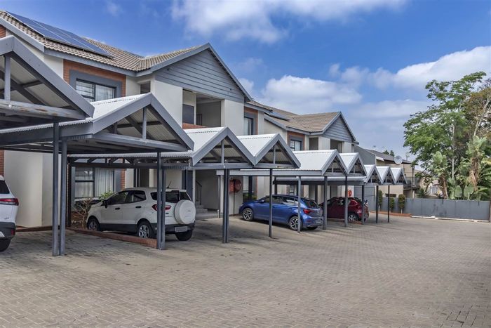 Ferndale Apartment To Rent: 2 beds, built-in braai, secure complex, close to amenities.