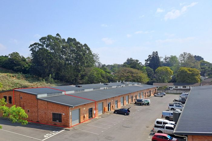 Commercial property for sale in Hilton Central: 154sqm, mezzanine, parking, garage access.