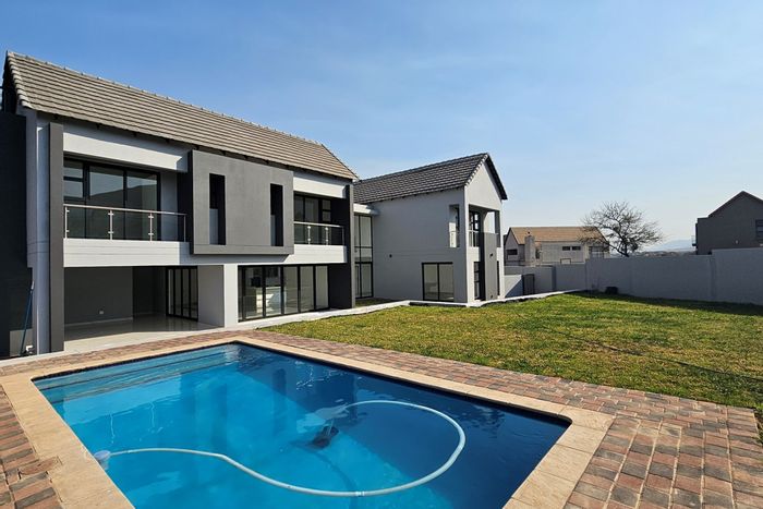 Leloko Lifestyle & Eco Estate: House For Sale with 6 bedrooms, pool, and communal amenities.
