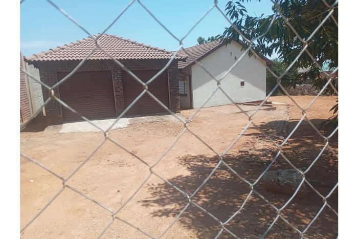 House to Rent in Seshego with nearby amenities; call for viewing today.