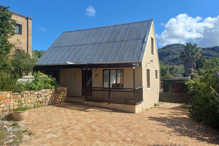 House To Rent in Welcome Glen: 4 bedrooms, garden, braai pit, pet-friendly.