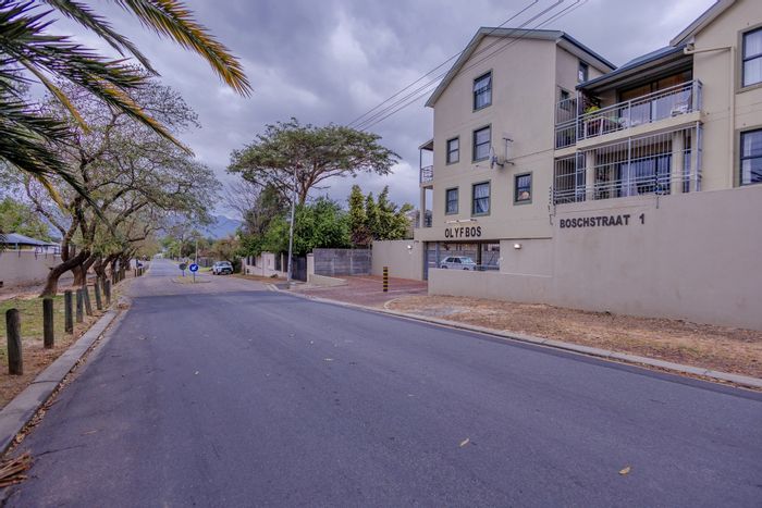 For Sale: Apartment in Paarl North with secure entry, balcony, and community amenities.