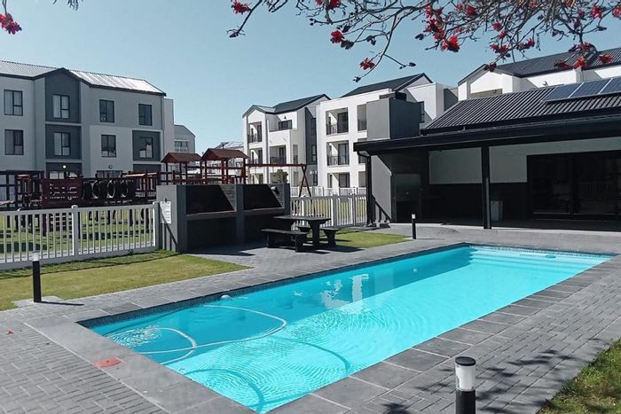 Haasendal Apartment For Sale: Pool, braai area, garden, secure living, fiber internet.