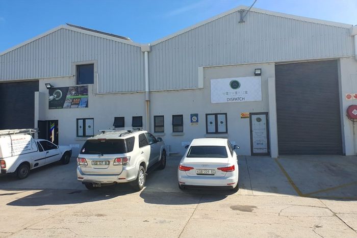 North End Industrial Warehouse To Rent: 600m2, secure park, high-bay door.