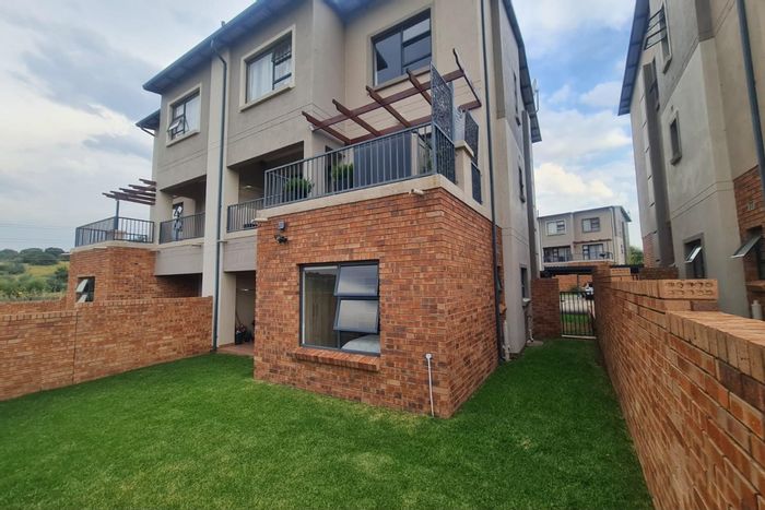 3-Bedroom Apartment in Wilgeheuwel with Garden, Playground, and Security Features. To Rent.