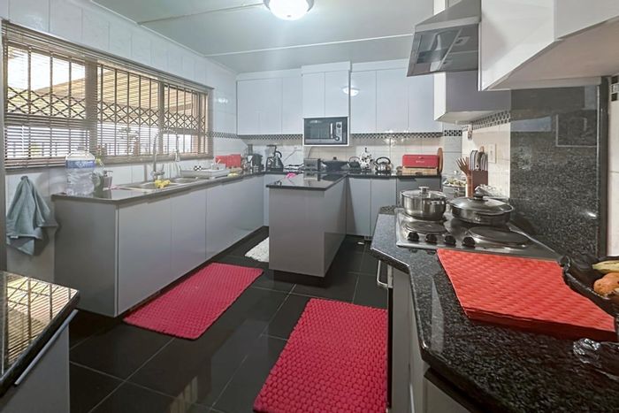 Bombay Heights House For Sale: 3 bedrooms, aircon, parking, near schools and shops.