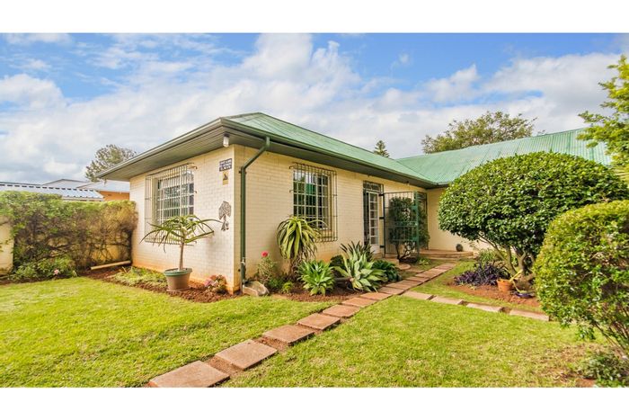 For Sale: Spacious Melville house with 10 bedrooms, security, and staff accommodation.